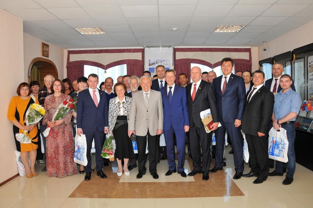 В этот день чествовали магаданцев, вложивших свои труды и таланты в развитие и процветание столицы Золотой Колымы