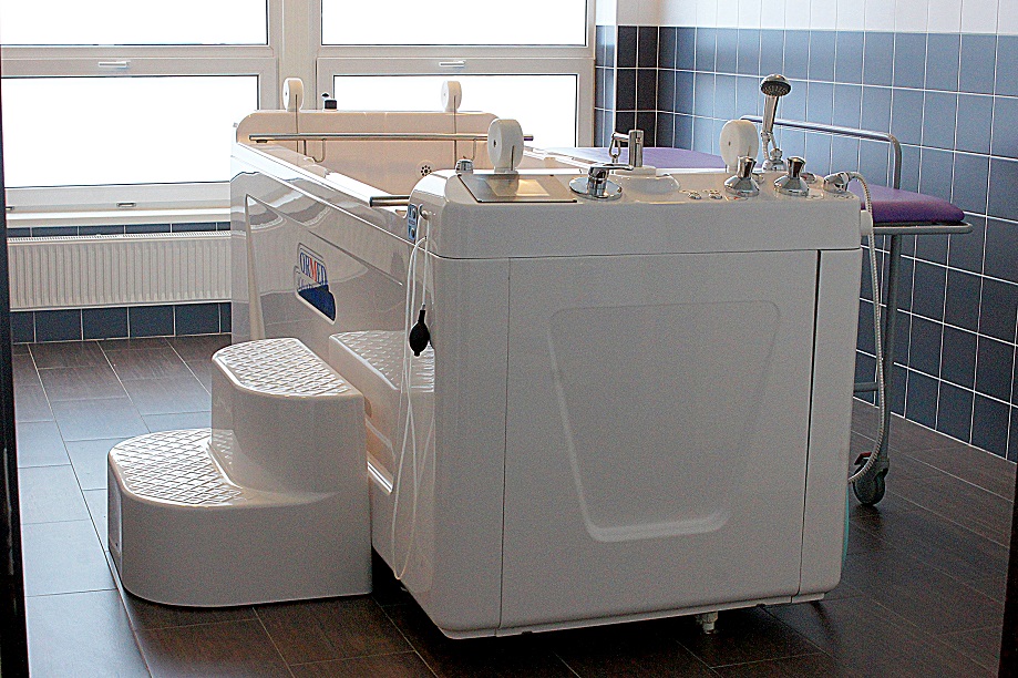 Ванна для подводного вытяжения позвоночника