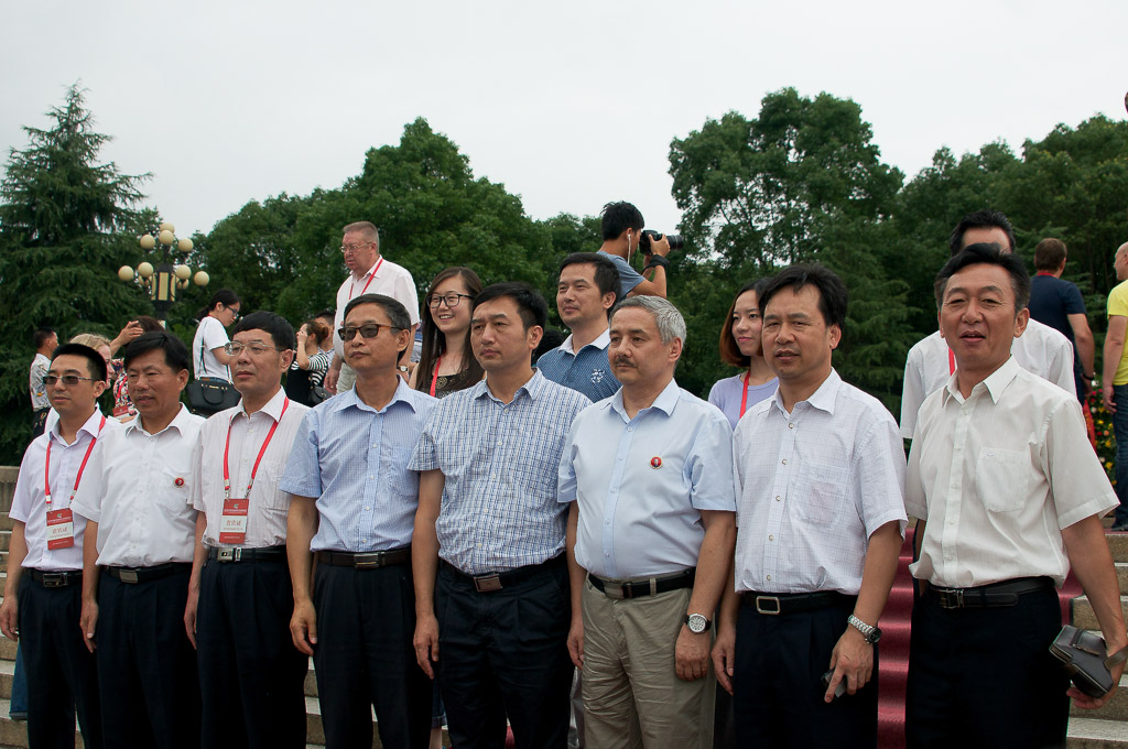 Делегаты из России и Китая вместе посетили "красные" достопримечательности 