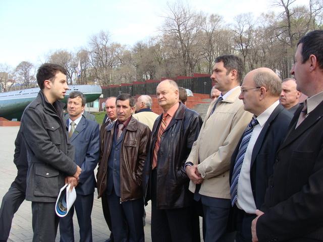 Народным избранникам Приморья показали стройки АТЭС во Владивостоке Юрий Евдан