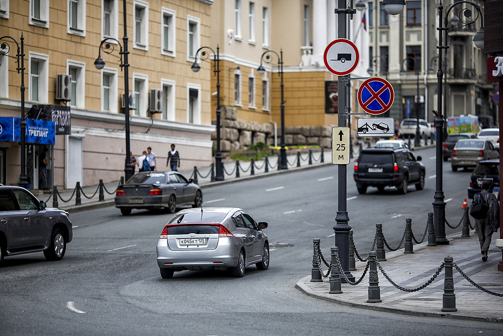 Перекресток Светланской и Океанского проспекта, тц Центральный