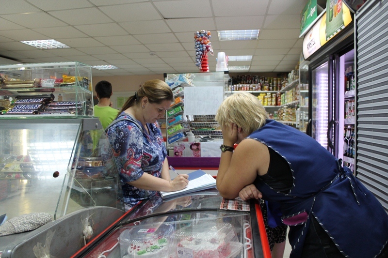 Продавца, торговавшего спиртным в запрещенное время, поймали с поличным полицейские