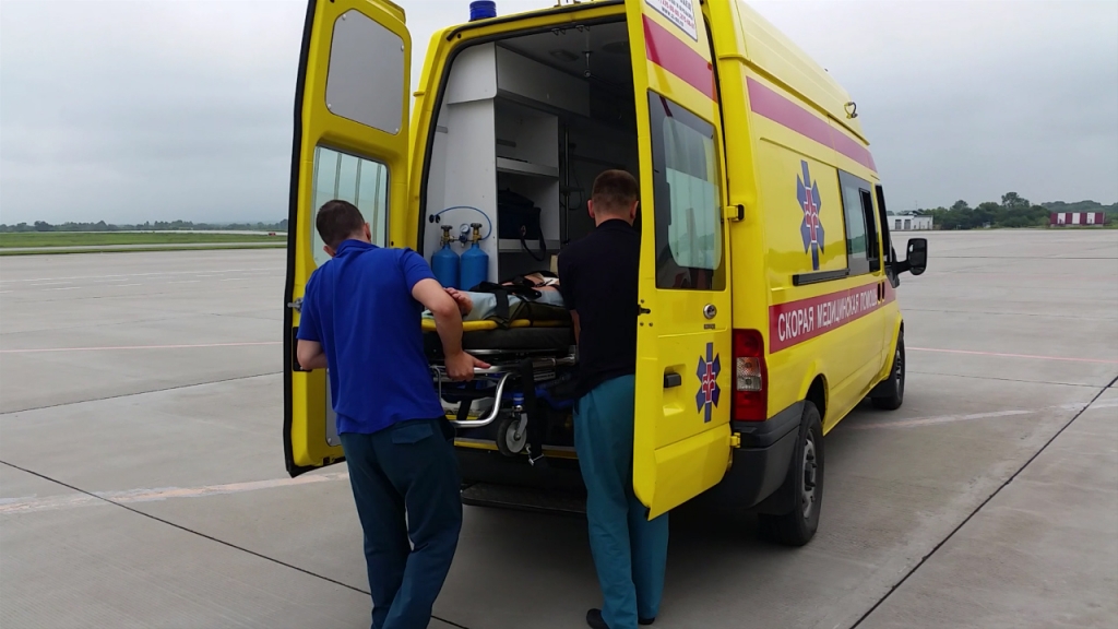 Женщину перевезут в больницу Владивостока