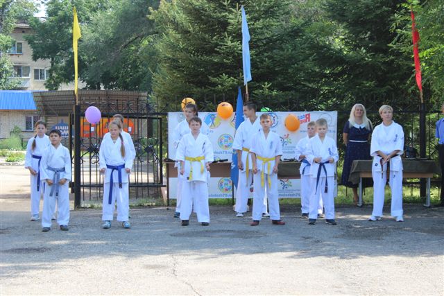 Спортивное напутствие спартанцам от каратистов