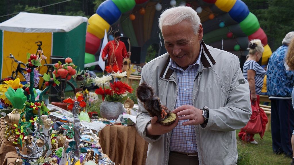 Любой гость мог приобрести наши северные сувениры ручной работы