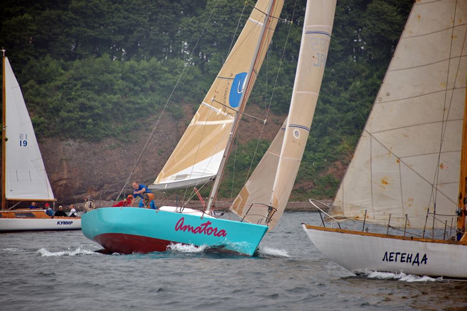 Владивостокские яхты "Аматора" и "Легенда"