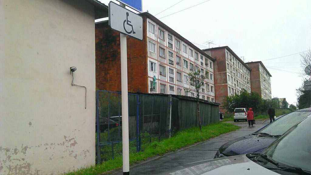 Огнеборцы и спасатели вытащили магаданку из петли