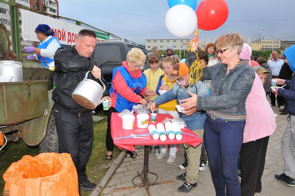 Праздник "Мой дом, мой двор, мой город Магадан" провели в Третьем микрорайоне