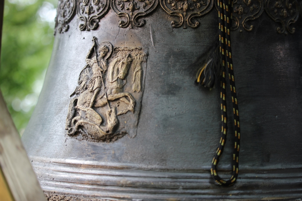 Яблоки с наилучшими пожеланиями в честь Яблочного Спаса дарили друг другу хабаровчане