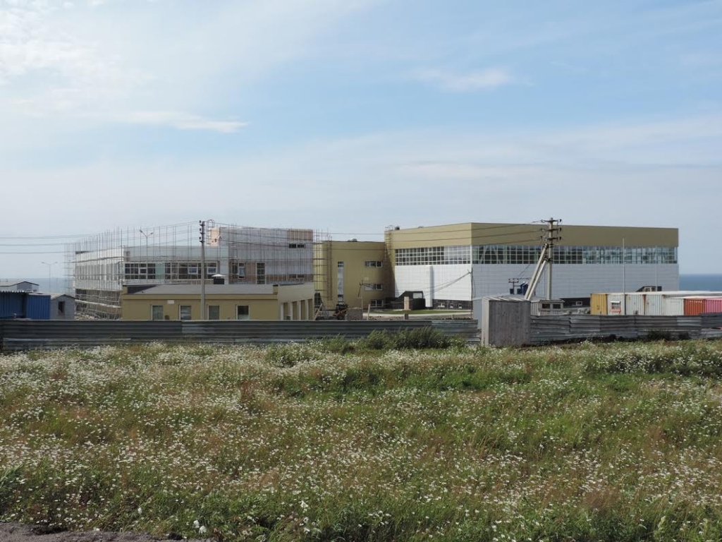 Строительство культурно-спортивного центра завершается в Курильске