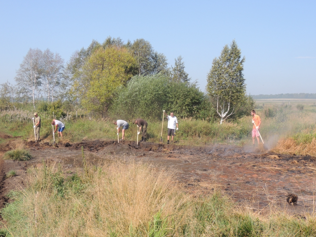 Волонтеров не хватает