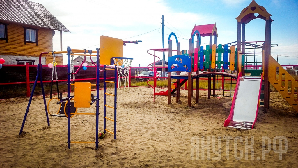 Новая детская площадка открылась в пригороде Якутска