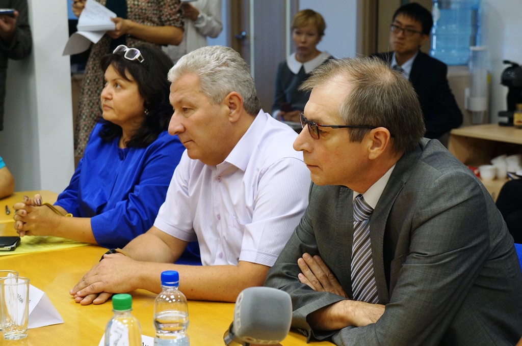 Участники круглого стола