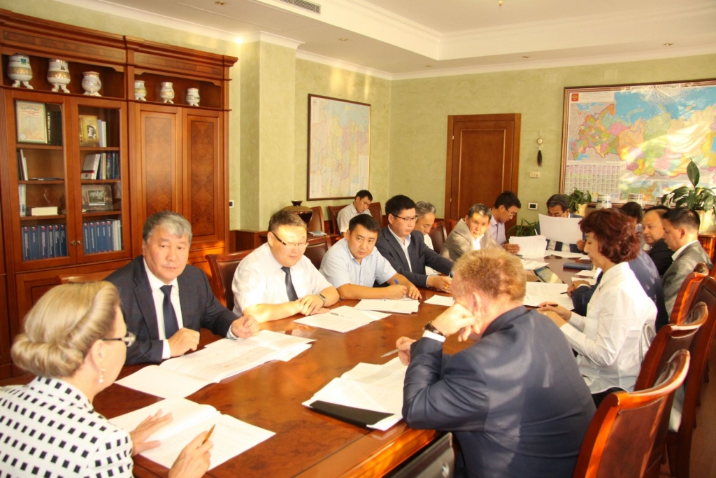 Якутия в 2016 году отметит 150-летний юбилей Василия Никифорова-Кулумнуур