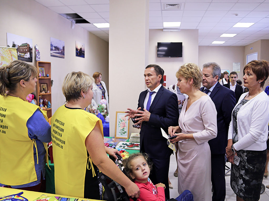 Мероприятие посетили мэр Иркутска Дмитрий Бердников вместе со своим заместителем-председателем комитета по социальной политике и культуре Татьяной Эдельман