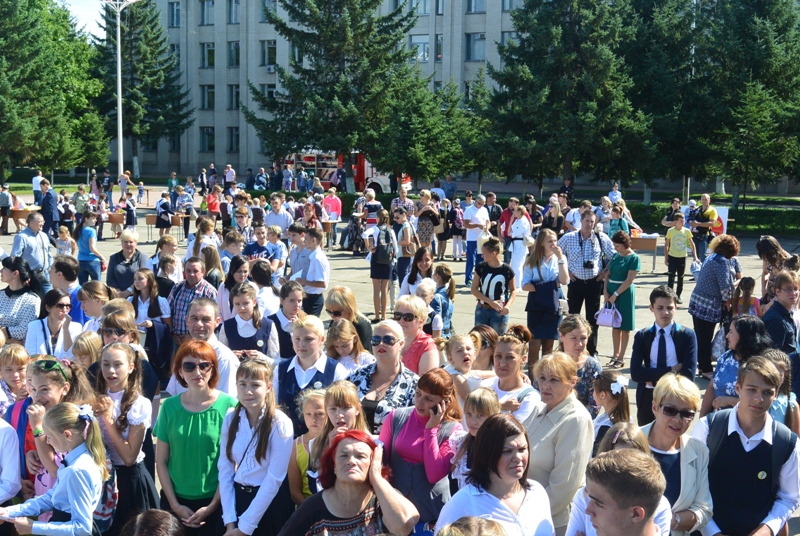 Праздник "Здравствуй, школа!" в Биробиджане