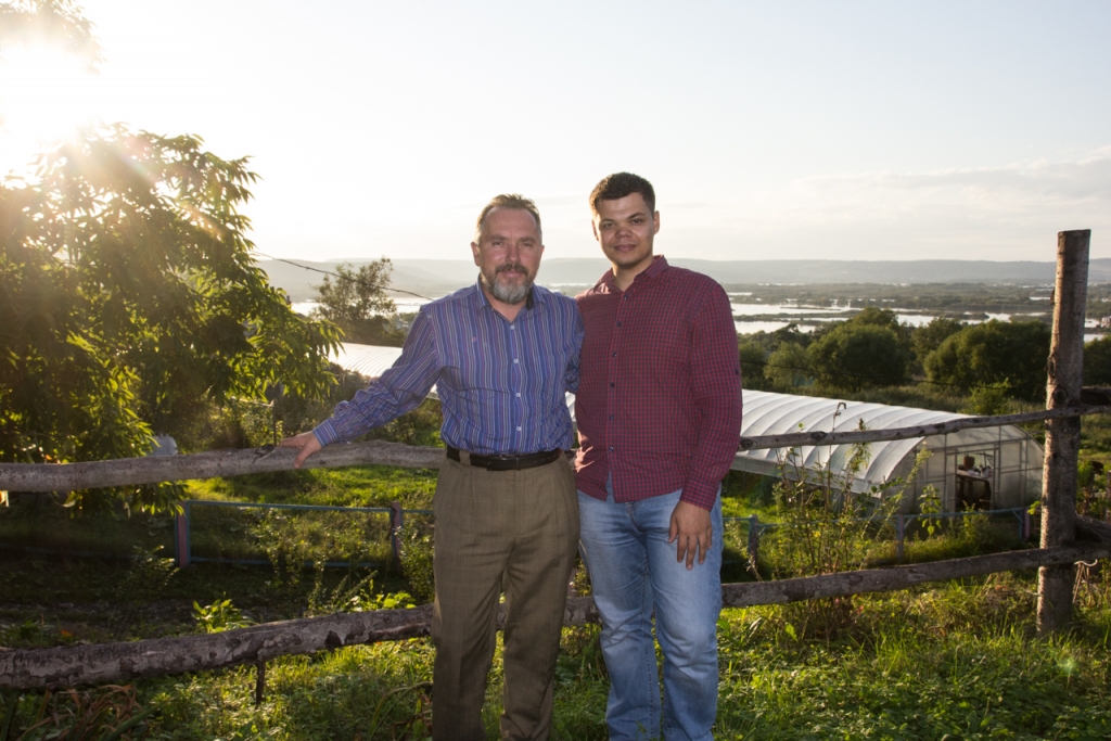 О.Петрук и А. Музыка в "Семейном очаге"