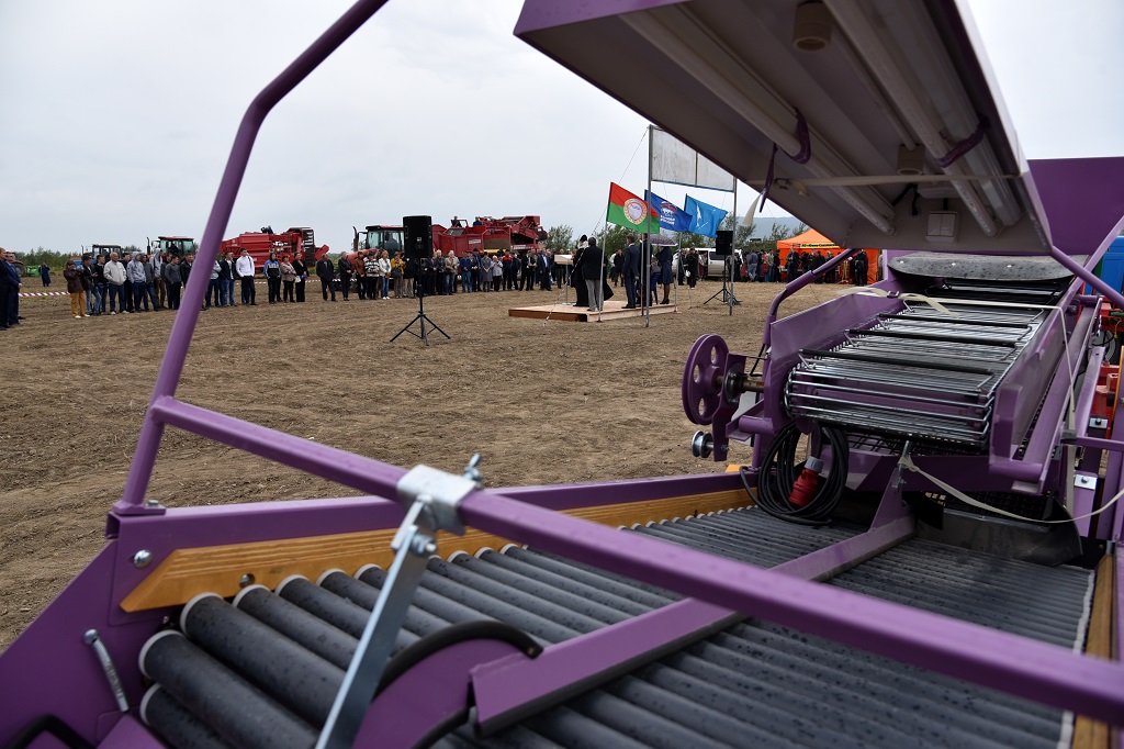 День поля "Агротехнология 2015-уборочная"