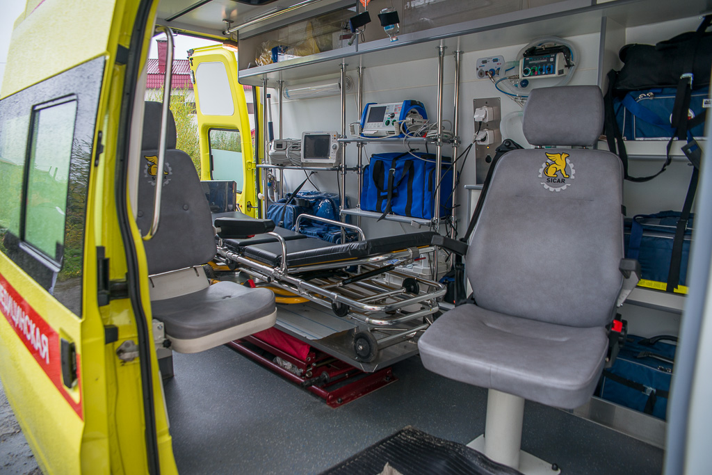 Современное оснащение автомобилец скорой помощи в Магадане