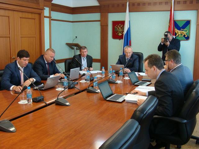 Заседание комитета Законодателього Собрания Примосркого края Юрий Евдан