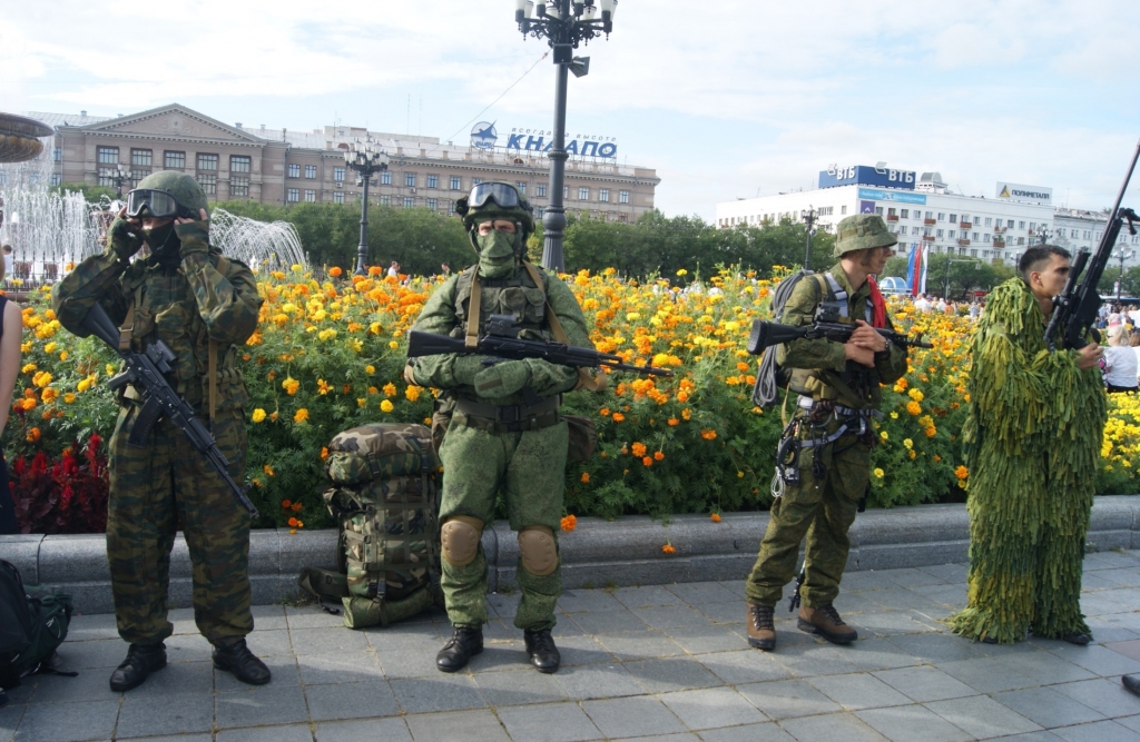 Площадь Ленина в Хабаровске превратилась в большой призывной пункт