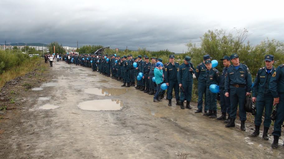 Победители водной стихии 2013 года вновь встали "живой стеной" в Комсомольске-на-Амуре