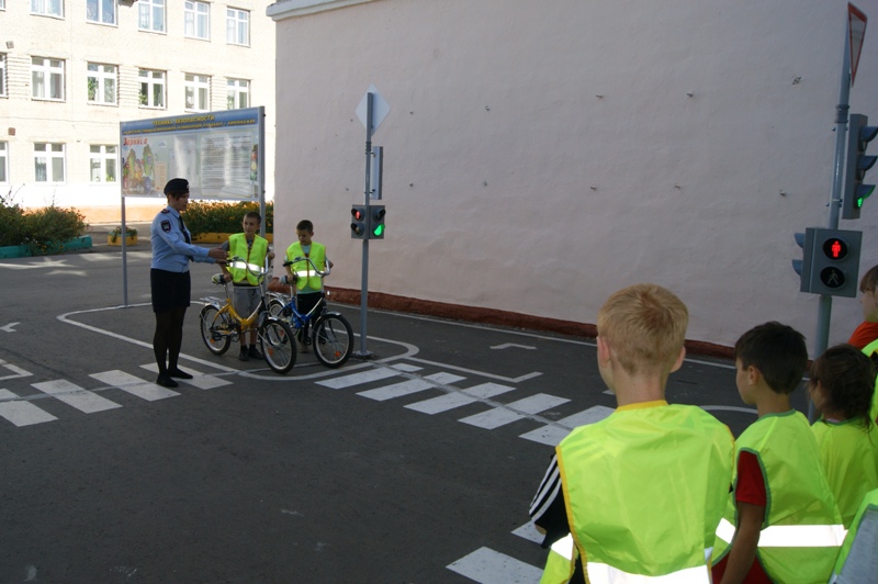 "Дорожные ловушки" расставили полицейские воспитанникам детского дома №2 Биробиджана