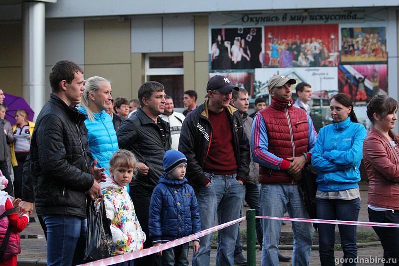 Выступление рок-музыкантов стало для облученцев приятным сюрпризом 