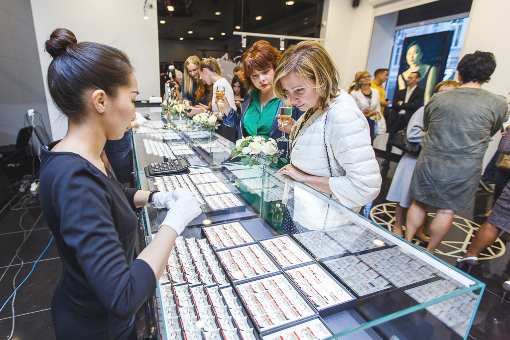 Компания "ЭПЛ. Якутские бриллианты" открыла салон во Владивостоке