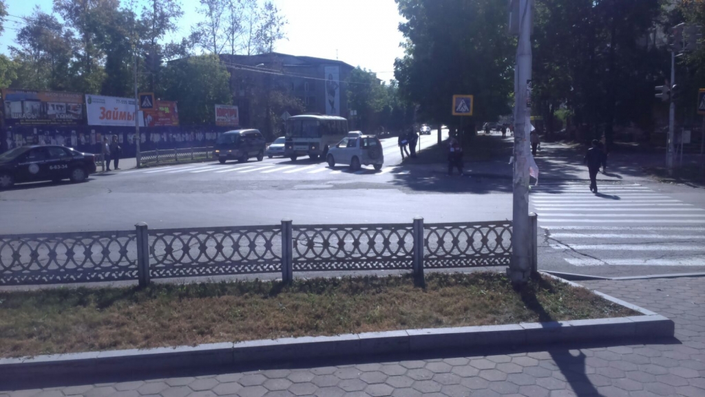 Пожилую женщину сбили на пешеходном переходе в центре Биробиджана