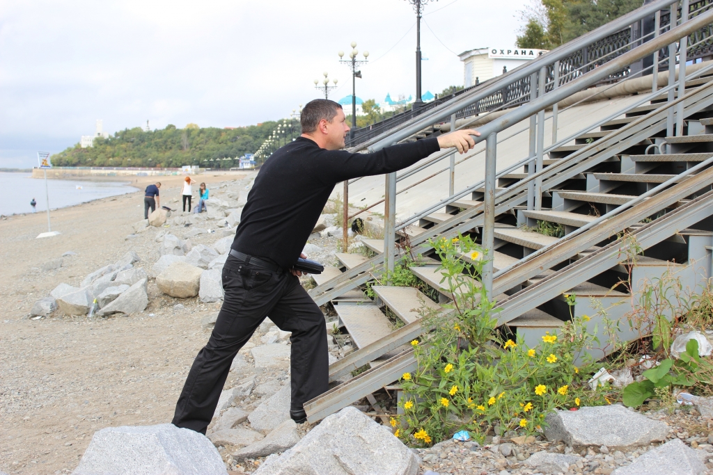 Хабаровчане рискуют здоровьем из-за плохого пандуса в районе Речного вокзала