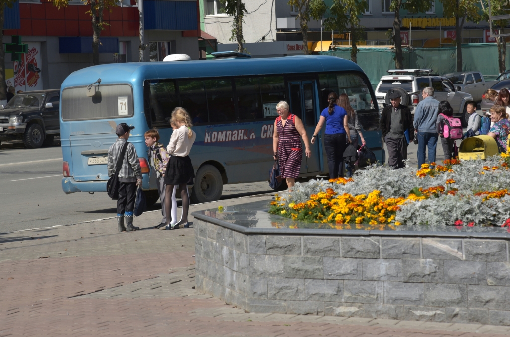 На автобусной остановке