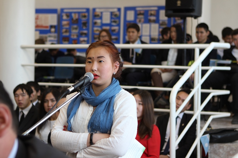 Студенты ССУЗов Якутска отметили День первокурсника в День государственности республики