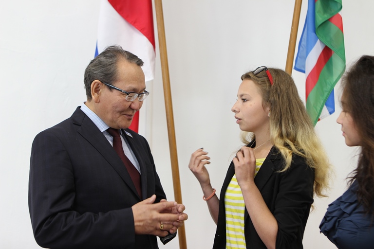 Студенты ССУЗов Якутска отметили День первокурсника в День государственности республики