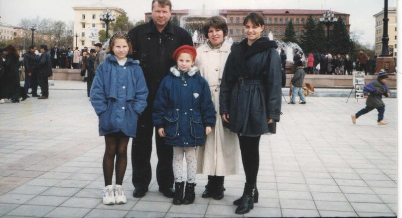 Флешмоб с фото из 90-х охватывает хабаровские соцсети