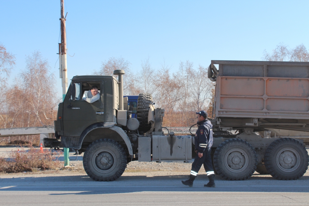 Проверка большегрузов на дороге "Умнас"