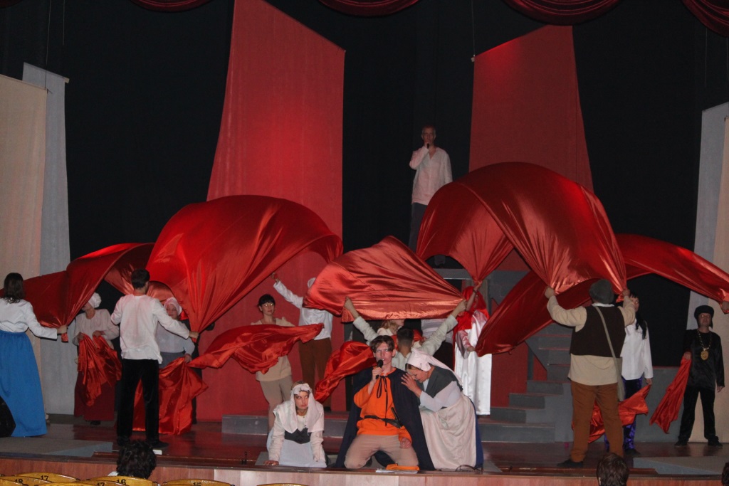 Спектакль драмтеатра ВВО "Легенда о Тиле"