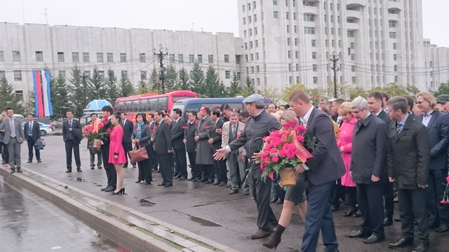 Возложение цветов