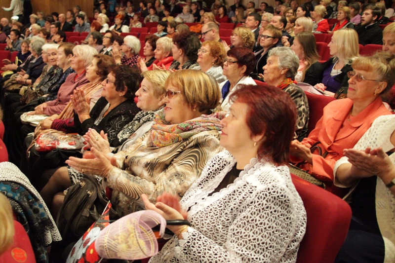 День учителя отметили в областной филармонии