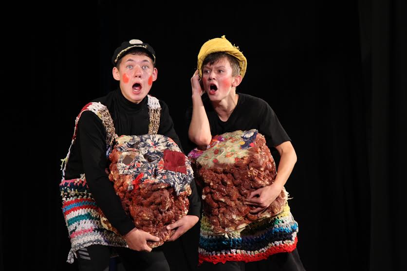 Финальную сцену спектакля на "Дальневосточном бенефисе" в Хабаровске зал смотрел стоя