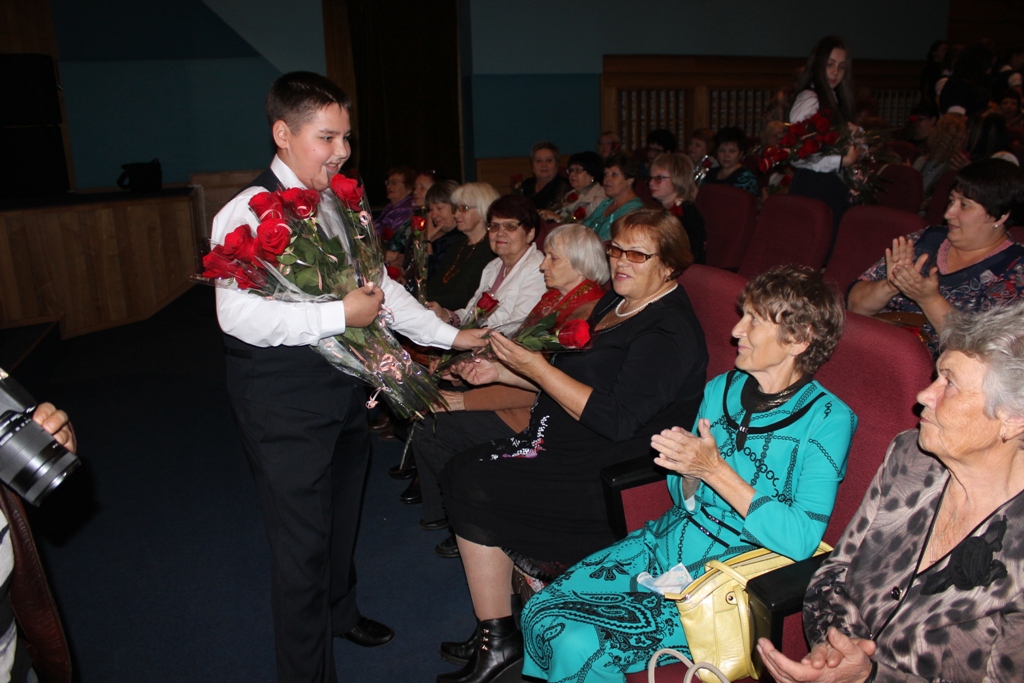 Цветы от благодарных учеников