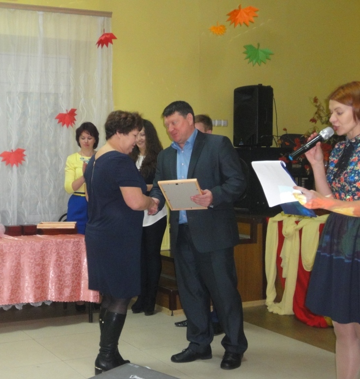 Премии главы Облученского района ЕАО вручил лучшим учителям Виктор Орёл
