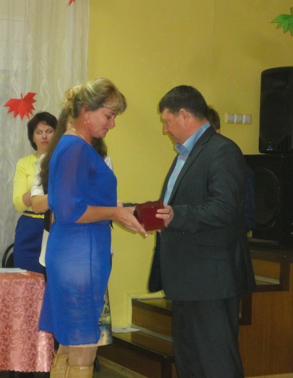 Премии главы Облученского района ЕАО вручил лучшим учителям Виктор Орёл