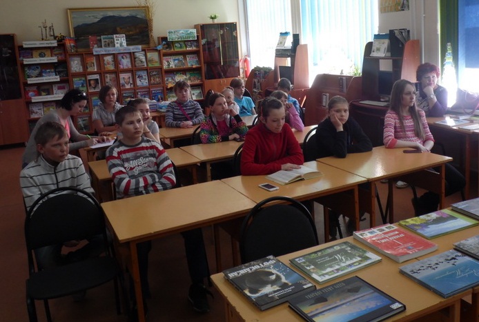 В залах успешно прошли уроки краеведения, часы творчества, квест-игры, экологические путешествия и викторины