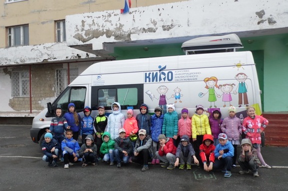 Выездные занятия помогал проводить библиоавтобус КИБО