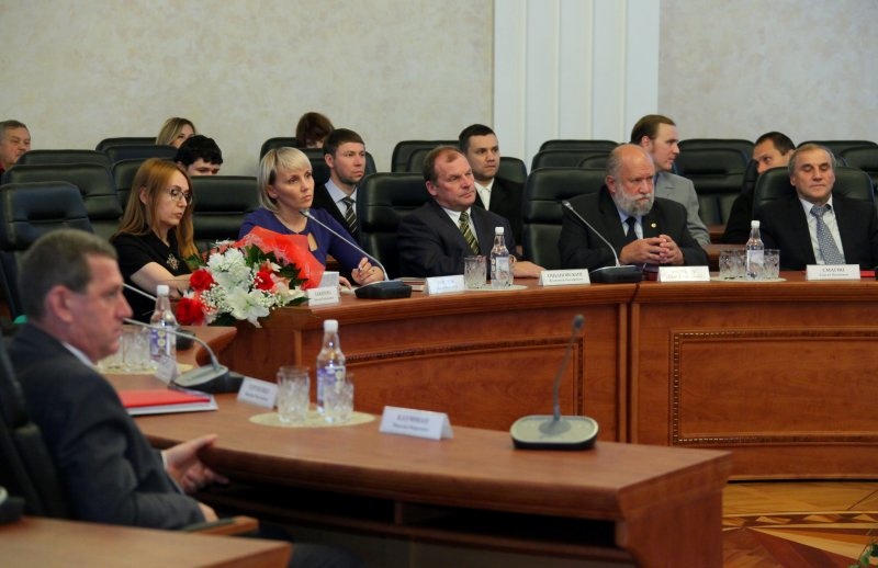 Лучших сотрудников ИКАРП поощрил губернатор ЕАО