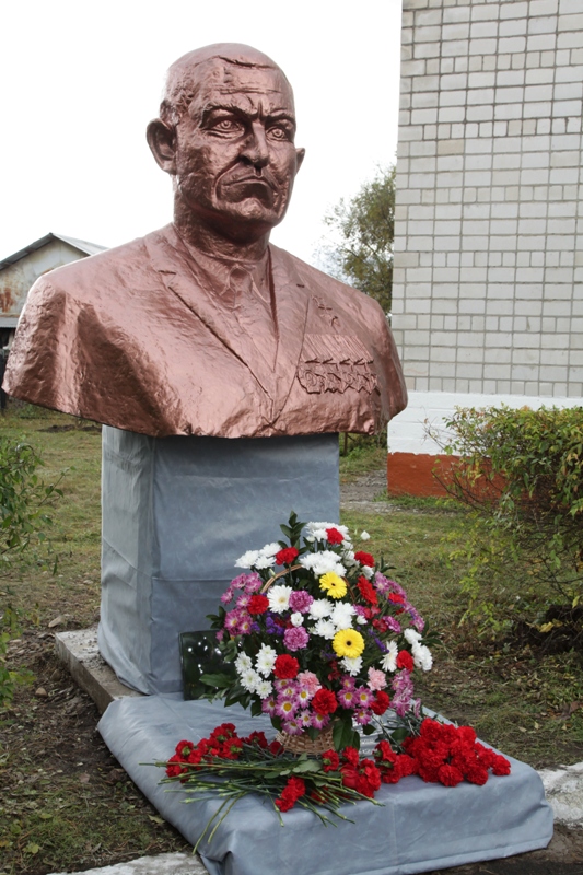 Памятник Владимиру Пеллеру восстановили в ЕАО