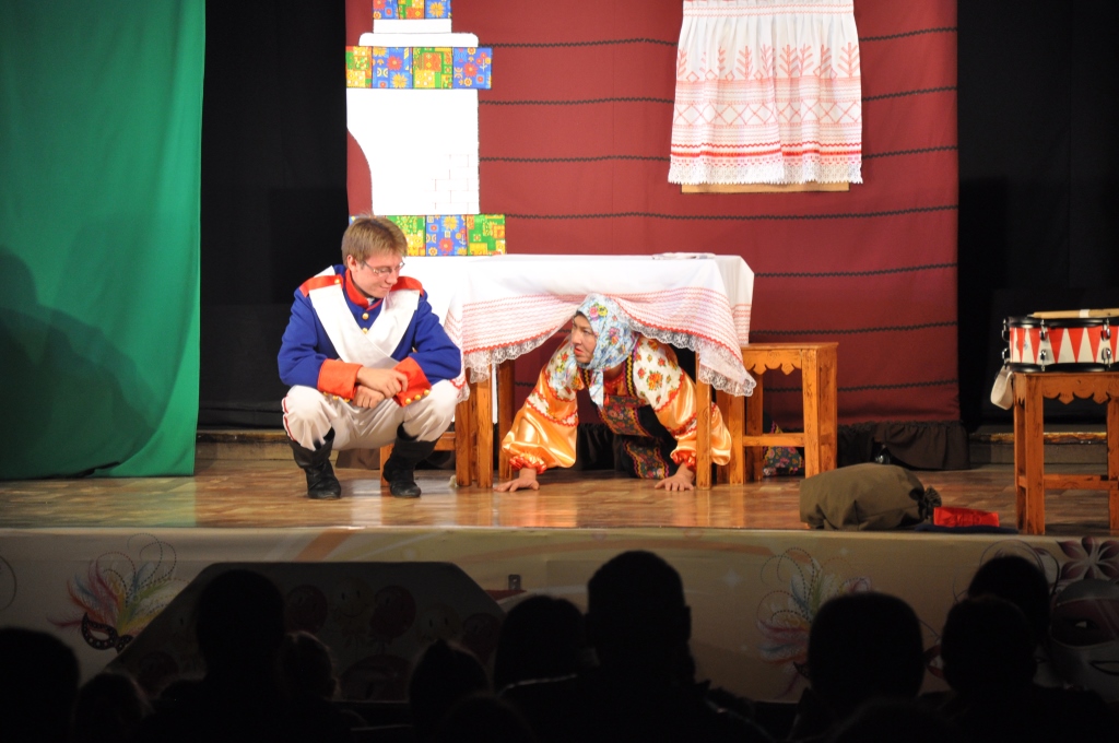 Показ спектакля "Волшебный барабан" в театре кукол "Кудесник"