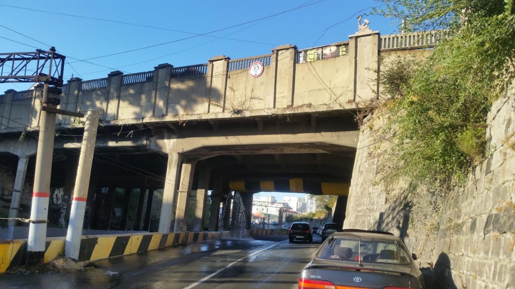 Порыв трубы под цветочным пассажем