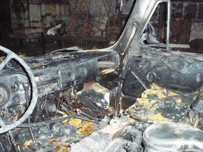 Автомобиль УАЗ сгорел в Иркутске